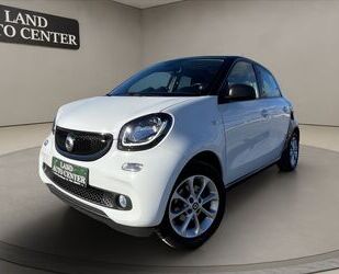 Smart Smart SMART FORFOUR 66 kW PANOR*AUTO*NAVI*LED*CAM Gebrauchtwagen