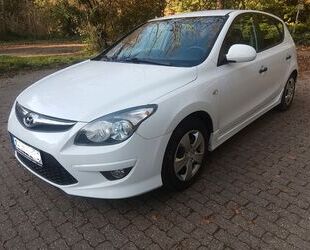 Hyundai Hyundai i30 1.4 Edition Plus Scheckheft Gebrauchtwagen