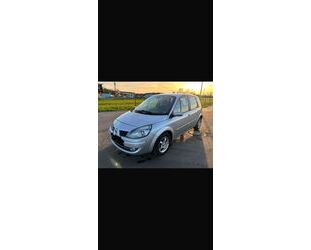 Renault Renault Scenic 1.6 Klima/AHK/PDC Gebrauchtwagen