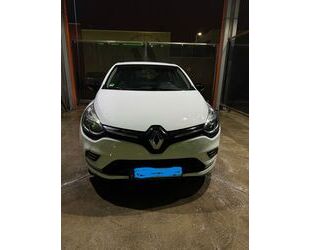 Renault Renault Clio Limited 1.2 16V 75 Limited Gebrauchtwagen