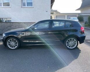 BMW BMW 116d FACELIFT NAVI M-FELGEN SCHECKHEFTGEPFLEGT Gebrauchtwagen