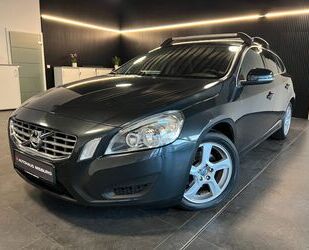 Volvo Volvo V60 Kombi Momentum 2.0 D / Navi+Pdc+Mfl+Temp Gebrauchtwagen