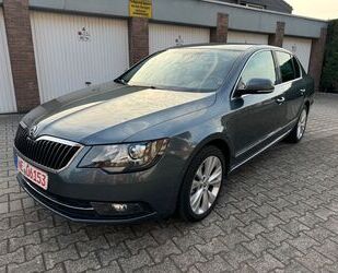 Skoda Skoda Superb 1.6 TDI Exclusive-Leder-Navi-Xenon-4x Gebrauchtwagen