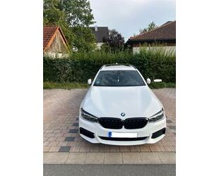 BMW BMW 530d xDrive Pano head up Touring Gebrauchtwagen