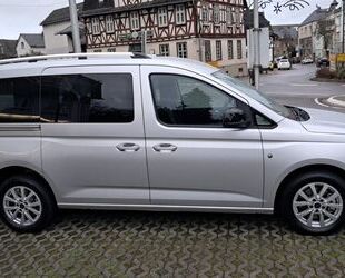 Ford Ford Tourneo Connect 7 Sitzer 2.0 Titanium L2 AH Gebrauchtwagen