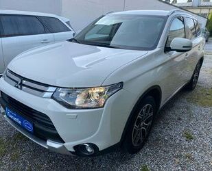 Mitsubishi Mitsubishi Outlander 2.2 DI-D 4WD*7 Sitzer*Xenon*K Gebrauchtwagen