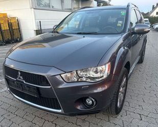 Mitsubishi Mitsubishi Outlander Instyle 4WD*LEDER*7-SITZE*AUT Gebrauchtwagen