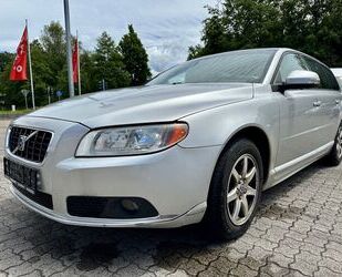 Volvo Volvo V70 D5 AWD Momentum Automatik Leder AHK Gebrauchtwagen