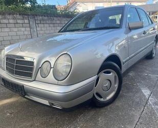 Mercedes-Benz Mercedes-Benz E 200 Classic 2.0 Benzin Gebrauchtwagen