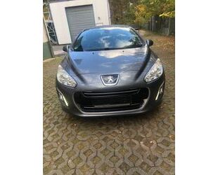 Peugeot Peugeot 308 CC Premium 155 THP Automatik Premium Gebrauchtwagen