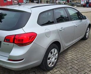 Opel Opel Astra J Sports Tourer Design Edition*Klima*Tü Gebrauchtwagen