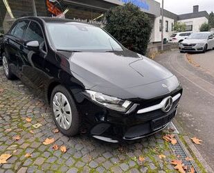 Mercedes-Benz Mercedes-Benz A 250 e 8G-DCT CCS Navi Standheizun Gebrauchtwagen