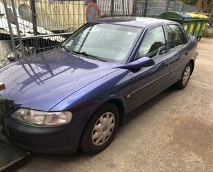 Opel Opel Vectra 1,6 KLIMA 16V 100 PS Winterräder , 999 Gebrauchtwagen