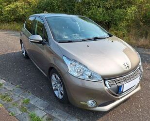 Peugeot Peugeot 208 1.6 Allure e-HDi FAP 92 Stop&Start All Gebrauchtwagen