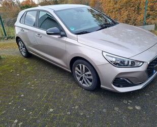 Hyundai Hyundai i30 1.4 Passion Passion SHZ LHZ KAMERA Gebrauchtwagen