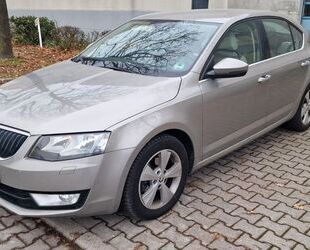 Skoda Skoda Octavia 1.6 TDI Green tec DSG Ambition Ambit Gebrauchtwagen