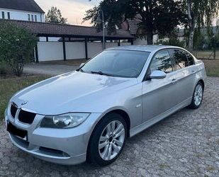 BMW BMW 318i E90/TÜV/8-FACH/SERVICE/GEPFLEGT Gebrauchtwagen