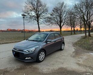 Hyundai Hyundai i20 1.2 Klima, 1 Hand , Sommer/Winterrei Gebrauchtwagen