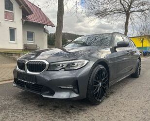 BMW BMW 320 Baureihe 3 Touring 320 d xDrive Advantage Gebrauchtwagen