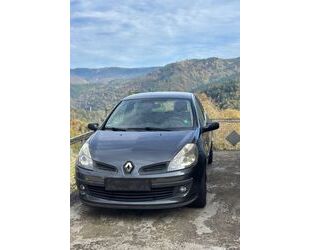 Renault Renault Clio Edition Dynamique 1.6 16V 65kW Editio Gebrauchtwagen