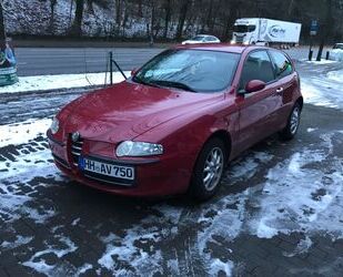 Alfa Romeo Alfa Romeo Alfa 147 1.6 16V T.Spark Distinctive Di Gebrauchtwagen