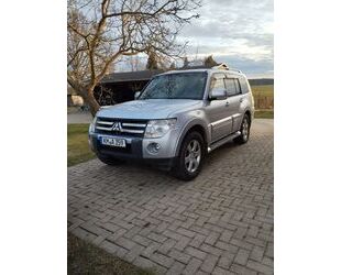 Mitsubishi Mitsubishi Pajero 3,2 DI-D Instyle Automatik Insty Gebrauchtwagen