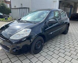 Renault Renault Clio III GPS 1.HAND KLIMA KM 129.000 TUV 0 Gebrauchtwagen