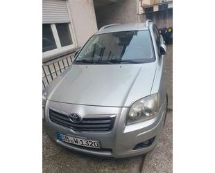 Toyota Toyota Avensis Combi Sol 2,2-l-D-CAT Sol Gebrauchtwagen