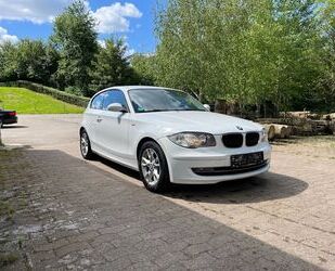 BMW BMW 120i Facelift AHK Scheckheft TÜV neu Festprei Gebrauchtwagen