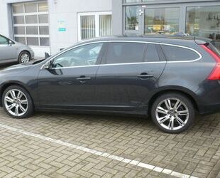 Volvo Volvo V60 Kombi Summum-BI-Xenon-Leder-Navi-Automat Gebrauchtwagen