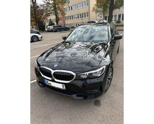 BMW BMW 330e xDrive T Sport, AHK, PanoDach; Abstandste Gebrauchtwagen