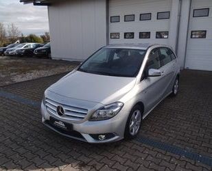 Mercedes-Benz Mercedes-Benz B 180 Avantgarde*1Hnd*AHK*ACC*SitzH* Gebrauchtwagen