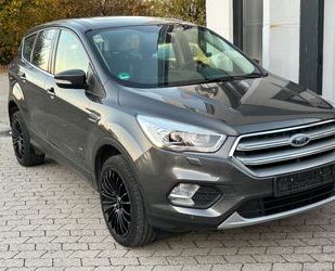 Ford Ford Kuga Titanium Automatik Panorama Leder Kam. 1 Gebrauchtwagen