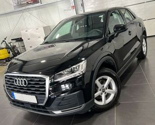 Audi Audi Q2 35 TFSI Automatik **Navi*AHK*LED*SHZ*PDC** Gebrauchtwagen