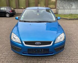 Ford Ford Focus Lim. Ghia Gebrauchtwagen