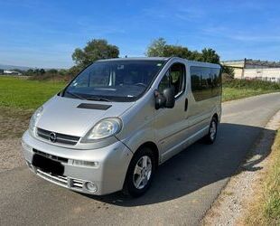 Opel Opel Vivaro Tour ** 8 Sitzer ** TüV NEU ** Gebrauchtwagen