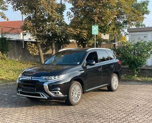 Mitsubishi Mitsubishi Outlander PHEV Top 4WD/GSD/Carplay/SHZ+ Gebrauchtwagen