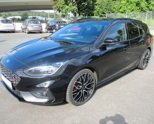 Ford Ford Focus Turnier ST Performance AHK LED Leder 19 Gebrauchtwagen