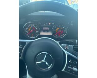 Mercedes-Benz Mercedes-Benz E 220 d 4MATIC T Autom. - Gebrauchtwagen