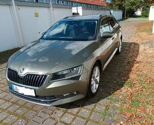 Skoda Skoda Superb 1.8 TSI DSG Style Combi Standheizung Gebrauchtwagen