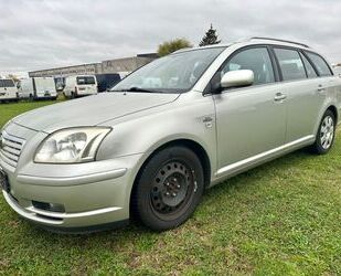 Toyota Toyota Avensis Kombi 2.2 D-CAT Sol Gebrauchtwagen