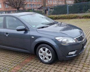 Kia Kia Ceed Vision 2 Hand Top Zustand 1,6i Garantie Gebrauchtwagen