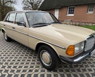 Mercedes-Benz Mercedes-Benz 230E/Seltene Farbkombi/Top Zustand/N Gebrauchtwagen