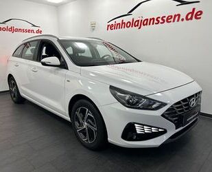 Hyundai Hyundai i30 1.6 CDTI DCT Carplay DAB Kamera Klimaa Gebrauchtwagen