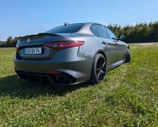 Alfa Romeo Alfa Romeo Giulia 2.9 V6 Bi-Turbo 375 kW AT8 Quadr Gebrauchtwagen