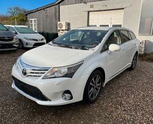 Toyota Toyota Avensis Combi 1,8-l-Valvematic Premium Gebrauchtwagen