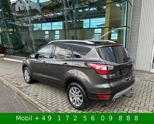 Ford Ford Kuga Titanium Navi Bi-Xenon AHK Gebrauchtwagen