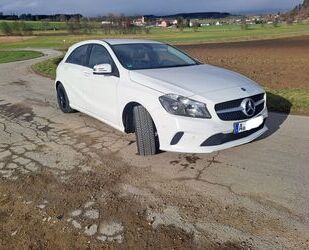 Mercedes-Benz Mercedes-Benz A 200 d - Navi/PDC/SitzHeiz/Klima/8- Gebrauchtwagen