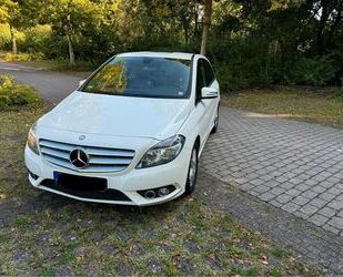 Mercedes-Benz Mercedes-Benz B 220 Automat Kamer Leder Euro-6 AHK Gebrauchtwagen