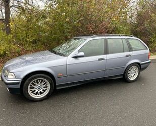 BMW BMW 323i touring 323i SOUNDSYSTEM Sirzheiz 2. HAN Gebrauchtwagen